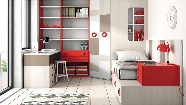 rooms decorated in red